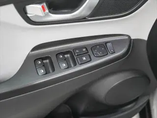 Hyundai KONA 2023 SEL Crossover de 4 puertas