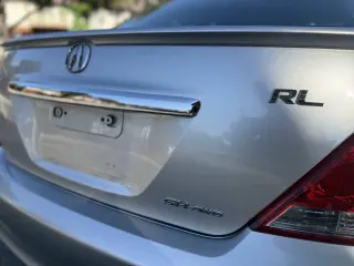 2005 Acura RL