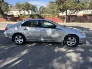 2005 Acura RL