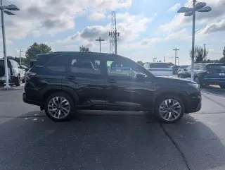 Subaru Forester 2025 AWD Touring Híbrido 4p Crossover