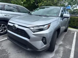 Toyota RAV4 Híbrido 2025 AWD XLE Premium 4dr SUV