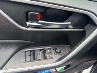 Toyota RAV4 Híbrido 2025 AWD XLE Premium 4dr SUV