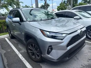 Toyota RAV4 Híbrido 2025 AWD XLE Premium 4dr SUV