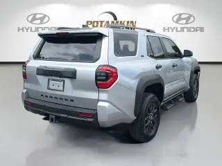Toyota 4Runner 2025 4x4 SR5 4 puertas SUV