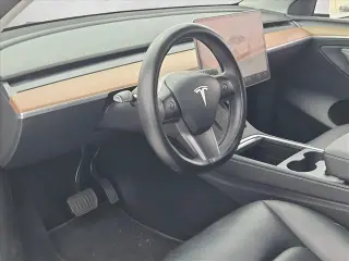 Tesla Model Y 2023 Tracción Total Gran Autonomía de 4 puertas