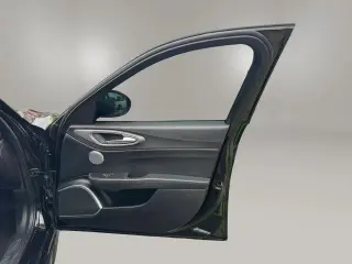 Alfa Romeo Giulia 2019 AWD Ti 4dr Sedán