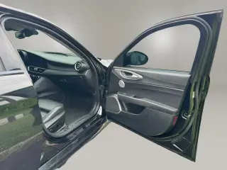 Alfa Romeo Giulia 2019 AWD Ti 4dr Sedán