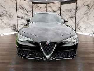 Alfa Romeo Giulia 2019 AWD Ti 4dr Sedán