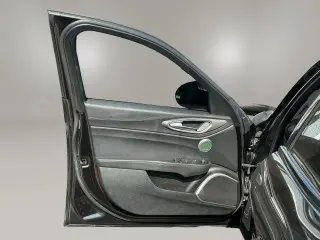Alfa Romeo Giulia 2019 AWD Ti 4dr Sedán