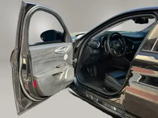 Alfa Romeo Giulia 2019 AWD Ti 4dr Sedán