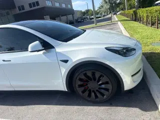 Tesla Model Y 2022 AWD Performance Crossover de 4 puertas