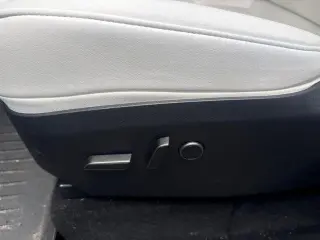 Tesla Model Y 2025 Tracción Integral Gran Autonomía de 4 puertas