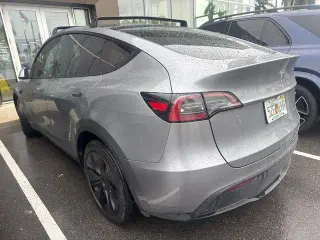 Tesla Model Y 2025 Tracción Integral Gran Autonomía de 4 puertas