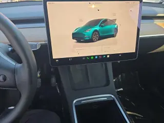 Tesla Model Y 2025 Larga Autonomía 4dr Crossover