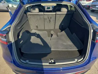 Tesla Model Y 2025 Larga Autonomía 4dr Crossover