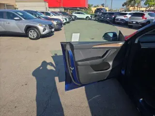 Tesla Model Y 2025 Larga Autonomía 4dr Crossover
