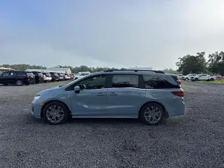 Honda Odyssey 2025 Touring Miniván de 4 puertas