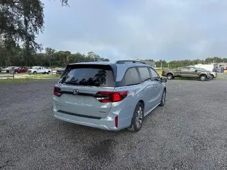 Honda Odyssey 2025 Touring Miniván de 4 puertas