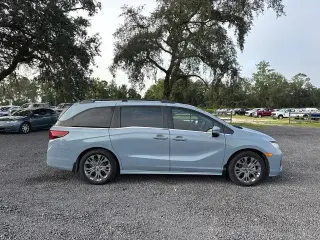 Honda Odyssey 2025 Touring Miniván de 4 puertas