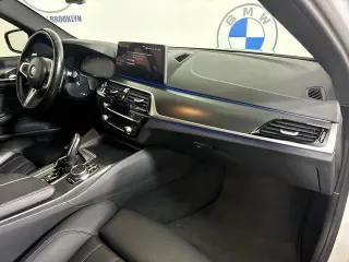 BMW Serie 5 2023 Tracción en las Cuatro Ruedas 530i xDrive Sedán de 4 Puertas