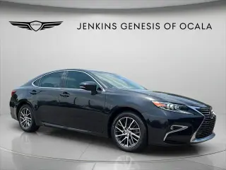Sedán de 4 puertas Lexus ES 350 2018