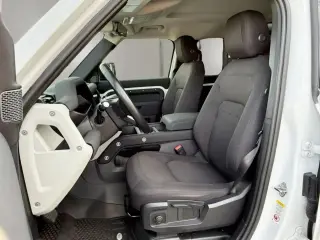 Land Rover Defender 2022 con tracción en las fouraz 110 estándar 4 puertas SUV