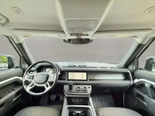 Land Rover Defender 2022 con tracción en las fouraz 110 estándar 4 puertas SUV