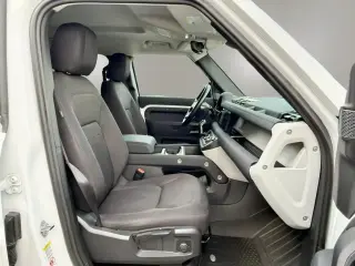 Land Rover Defender 2022 con tracción en las fouraz 110 estándar 4 puertas SUV