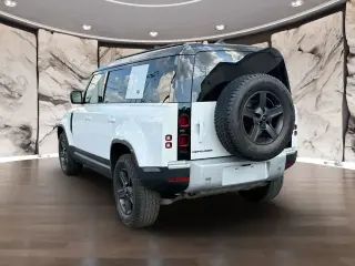 Land Rover Defender 2022 con tracción en las fouraz 110 estándar 4 puertas SUV