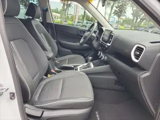 Hyundai VENUE 2026 SEL 4dr Crossover w/Two-Tone Roof