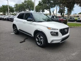 Hyundai VENUE 2026 SEL 4dr Crossover w/Two-Tone Roof