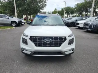 Hyundai VENUE 2026 SEL 4dr Crossover w/Two-Tone Roof
