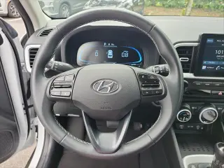 Hyundai VENUE 2026 SEL 4dr Crossover w/Two-Tone Roof
