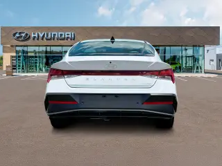 Hyundai ELANTRA 2025 Límite 4 puertas Sedán