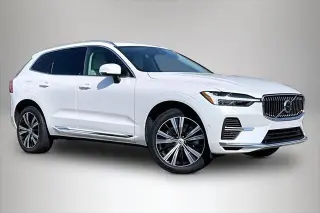 Volvo XC60 Recharge 2023 eAWD T8 Ultimate Bright Theme SUV de 4 puertas