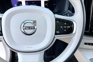 Volvo XC60 Recharge 2023 eAWD T8 Ultimate Bright Theme SUV de 4 puertas