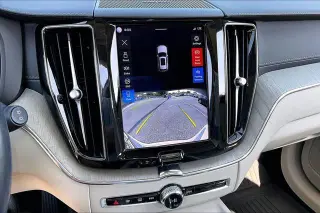 Volvo XC60 Recharge 2023 eAWD T8 Ultimate Bright Theme SUV de 4 puertas