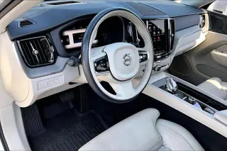 Volvo XC60 Recharge 2023 eAWD T8 Ultimate Bright Theme SUV de 4 puertas