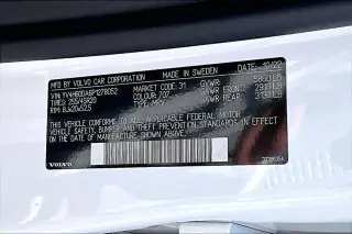 Volvo XC60 Recharge 2023 eAWD T8 Ultimate Bright Theme SUV de 4 puertas