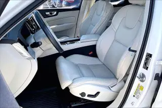 Volvo XC60 Recharge 2023 eAWD T8 Ultimate Bright Theme SUV de 4 puertas