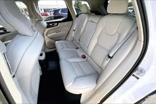Volvo XC60 Recharge 2023 eAWD T8 Ultimate Bright Theme SUV de 4 puertas