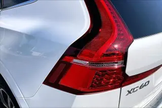 Volvo XC60 Recharge 2023 eAWD T8 Ultimate Bright Theme SUV de 4 puertas