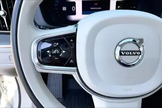 Volvo XC60 Recharge 2023 eAWD T8 Ultimate Bright Theme SUV de 4 puertas