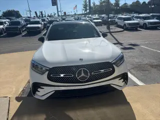 Mercedes-Benz GLC 2024 con tracción en las cuatro ruedas GLC 300 4MATIC de cuatro puertas SUV