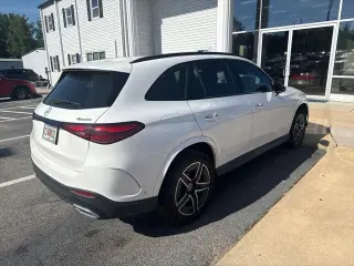Mercedes-Benz GLC 2024 con tracción en las cuatro ruedas GLC 300 4MATIC de cuatro puertas SUV