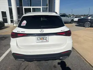Mercedes-Benz GLC 2024 con tracción en las cuatro ruedas GLC 300 4MATIC de cuatro puertas SUV