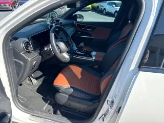 Mercedes-Benz GLC 2024 con tracción en las cuatro ruedas GLC 300 4MATIC de cuatro puertas SUV