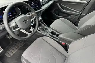 Volkswagen Jetta 2025 Sport 4dr Sedán