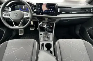 Volkswagen Jetta 2025 Sport 4dr Sedán