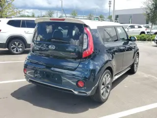 Kia Soul 2018 + Crossover de 4 puertas